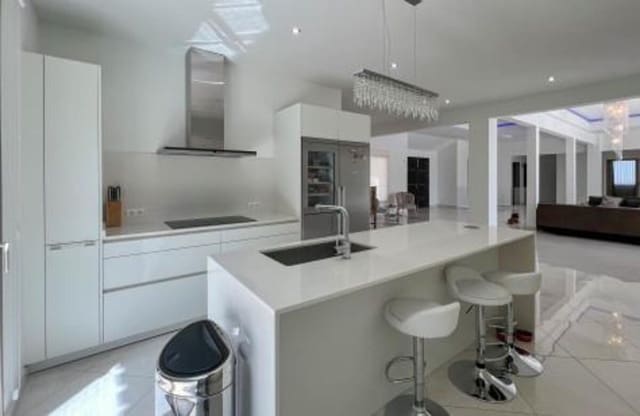 5 soveværelse Villa til leje i Sotogrande Alto, San Roque med swimmingpool garage - € 10.000 (Ref: 6890195)