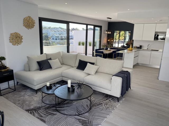 3 bedroom Penthouse for rent in Lomas De Marbella, Marbella with pool garage - € 5,500 (Ref: 6900155)