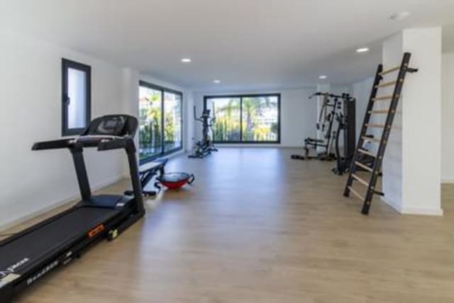 3 bedroom Penthouse for rent in Lomas De Marbella, Marbella with pool garage - € 5,500 (Ref: 6900155)