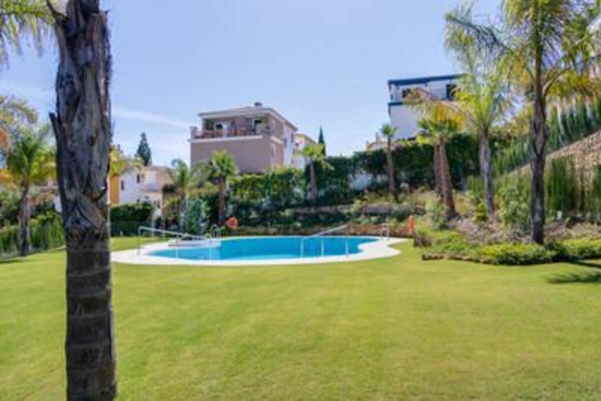 3 bedroom Penthouse for rent in Marbella with pool garage - € 5,500 (Ref: 6900155)