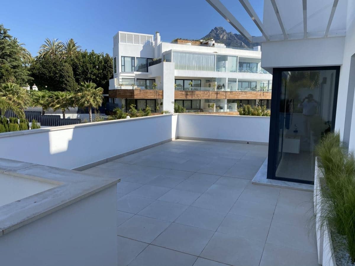 3 bedroom Penthouse for rent in Marbella with pool garage - € 5,500 (Ref: 6900155)