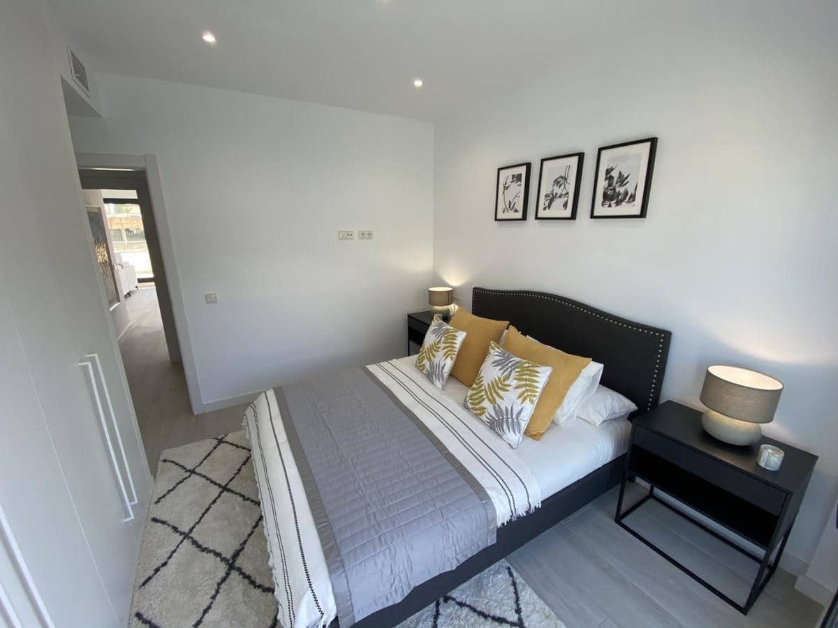 3 bedroom Penthouse for rent in Marbella with pool garage - € 5,500 (Ref: 6900155)