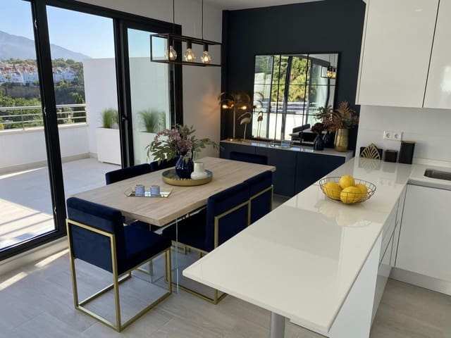 3 bedroom Penthouse for rent in Lomas De Marbella, Marbella with pool garage - € 5,500 (Ref: 6900155)