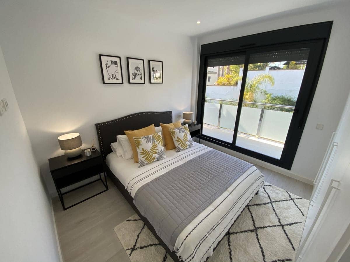 3 bedroom Penthouse for rent in Marbella with pool garage - € 5,500 (Ref: 6900155)