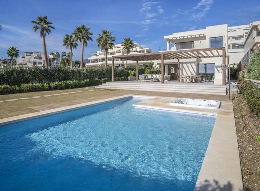 4 quarto Moradia para venda em Estepona com piscina garagem - 4 500 000 € (Ref: 6910579)