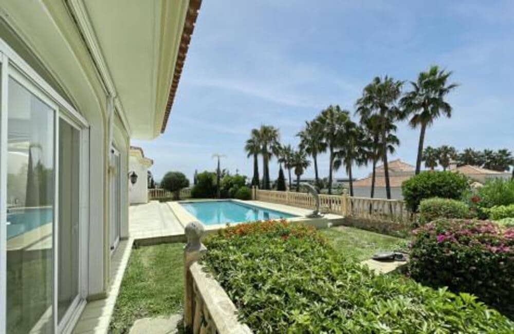 4 bedroom Villa for rent in Benahavis with pool garage - € 6,700 (Ref: 6959864)