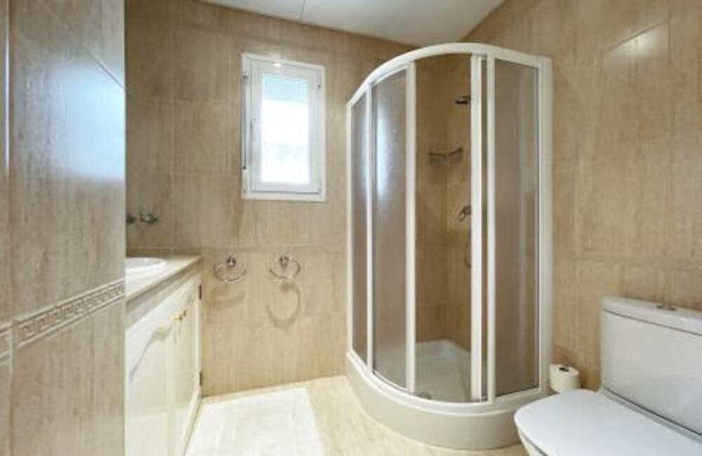 4 bedroom Villa for rent in Benahavis with pool garage - € 6,700 (Ref: 6959864)