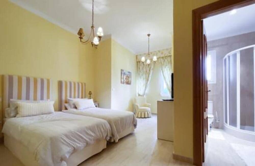 4 bedroom Villa for rent in Benahavis with pool garage - € 6,700 (Ref: 6959864)