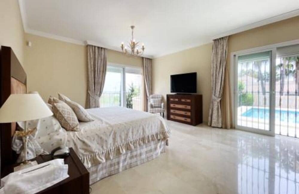 4 Zimmer Villa zu vermieten in Benahavis mit Pool Garage - 8.000 € (Ref: 6959864)