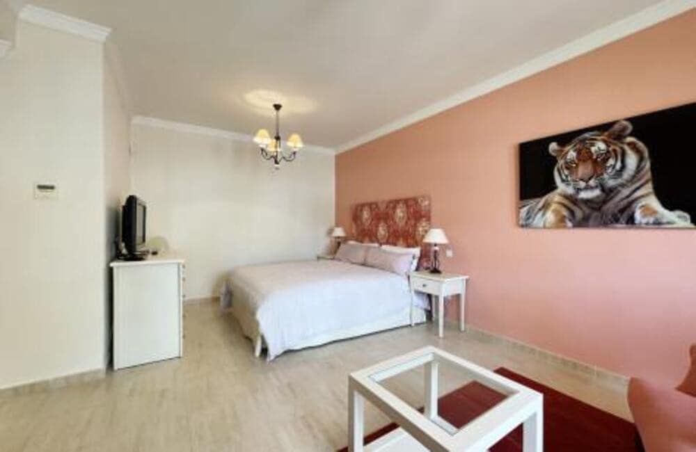 4 Zimmer Villa zu vermieten in Benahavis mit Pool Garage - 8.000 € (Ref: 6959864)