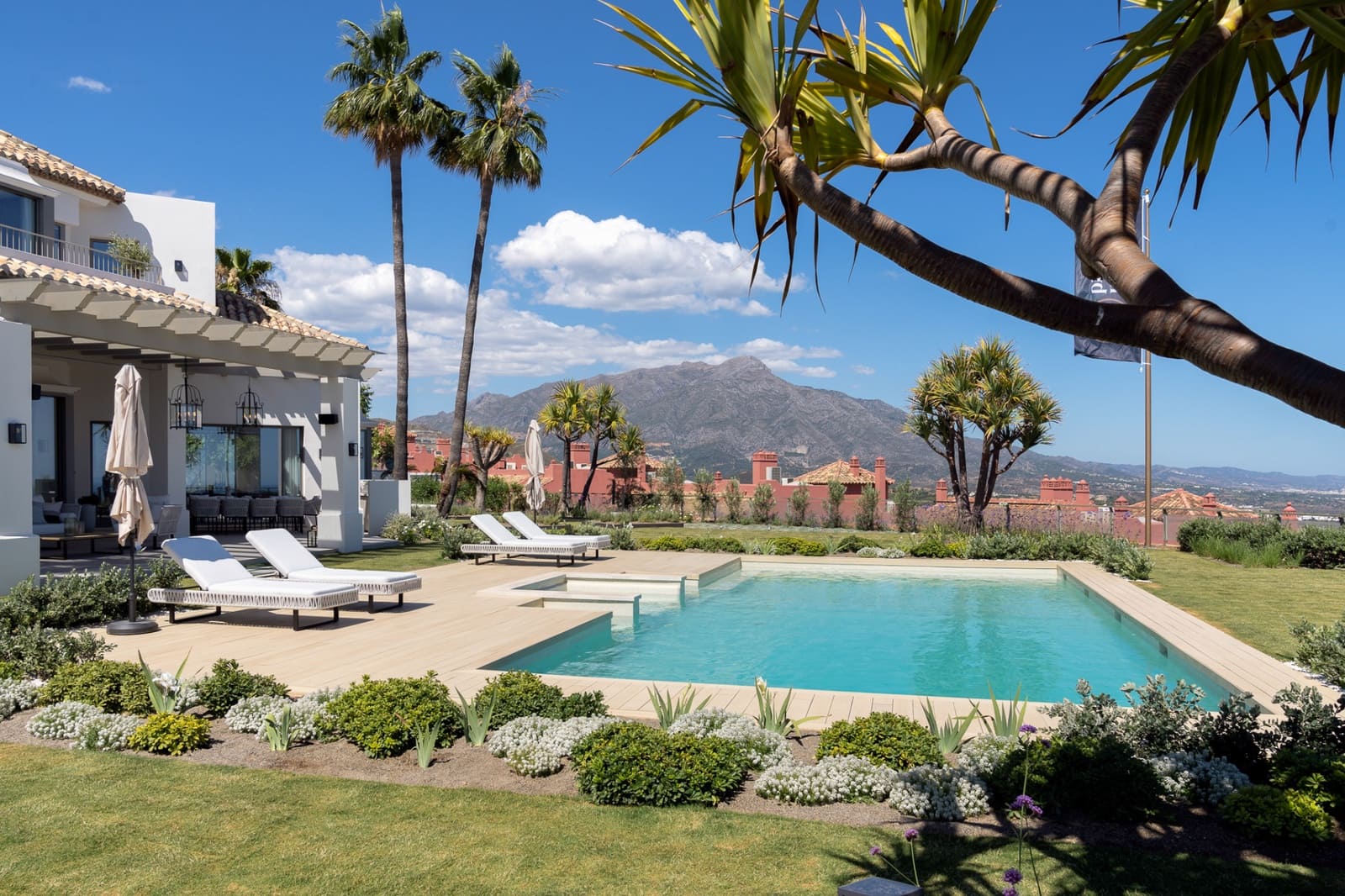 7 soveværelse Villa til salg i Monte Halcones med swimmingpool garage - € 9.000.000 (Ref: 6968057)