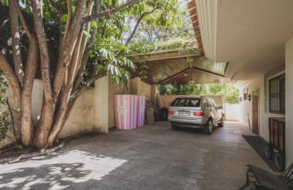 5 soveværelse Villa til salg i Marbella med swimmingpool garage - € 1.990.000 (Ref: 6973603)