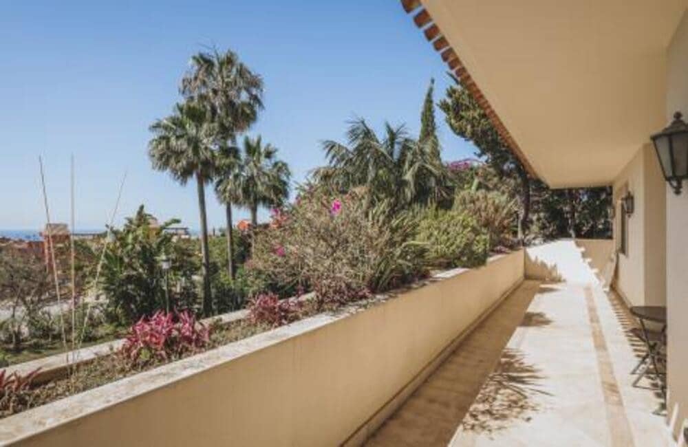 5 soveværelse Villa til salg i Marbella med swimmingpool garage - € 1.990.000 (Ref: 6973603)