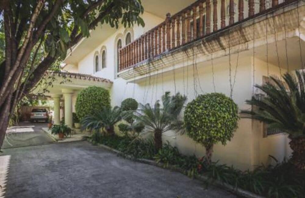 5 soveværelse Villa til salg i Marbella med swimmingpool garage - € 1.990.000 (Ref: 6973603)