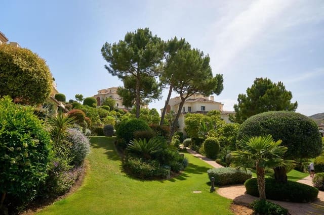 4 slaapkamer Penthouse te koop in Los Arqueros - Puerto del Almendro, Benahavís met zwembad garage - € 1.800.000 (Ref: 6973606)