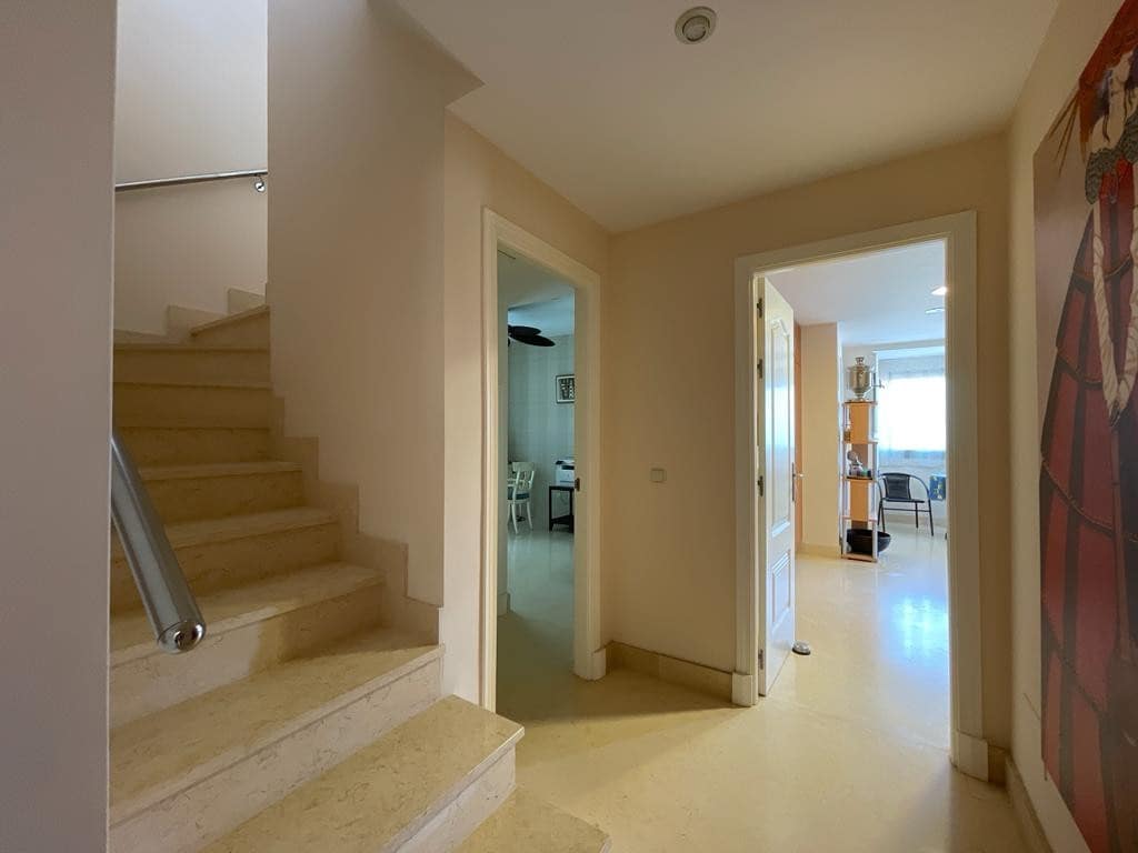 4 slaapkamer Penthouse te koop in Benahavis met zwembad garage - € 1.800.000 (Ref: 6973606)