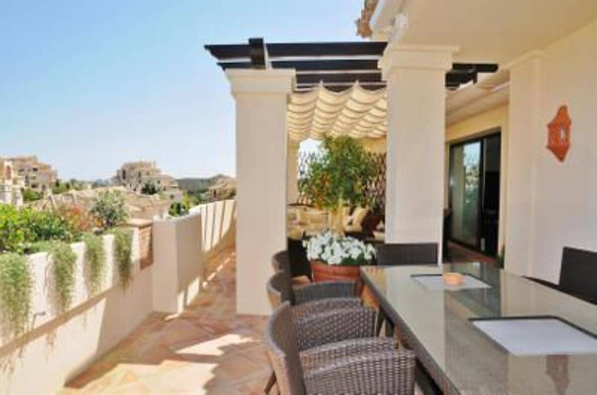 4 slaapkamer Penthouse te koop in Benahavis met zwembad garage - € 1.800.000 (Ref: 6973606)