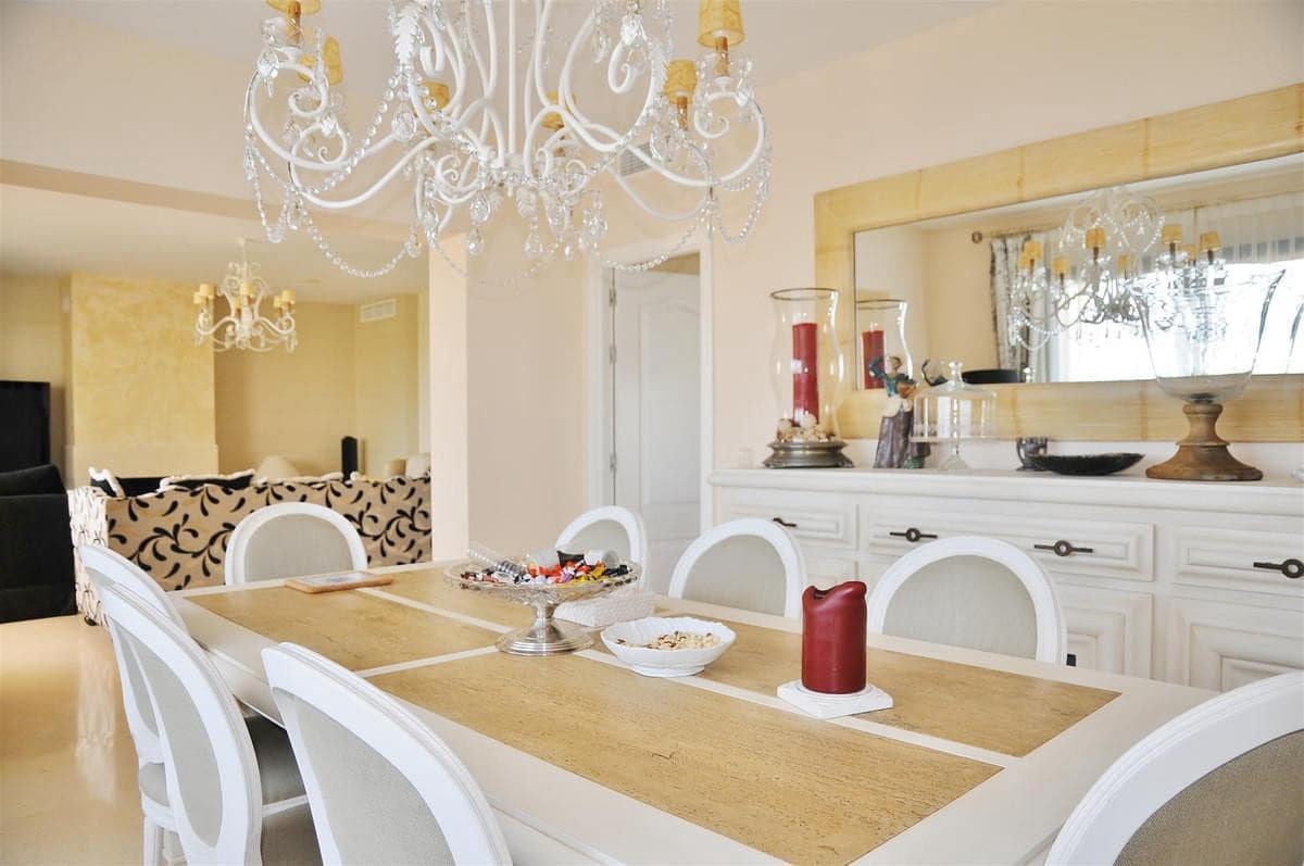 4 slaapkamer Penthouse te koop in Benahavis met zwembad garage - € 1.800.000 (Ref: 6973606)