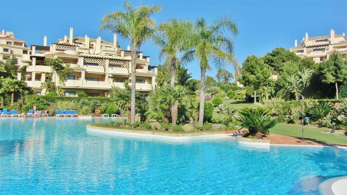 4 slaapkamer Penthouse te koop in Benahavis met zwembad garage - € 1.800.000 (Ref: 6973606)