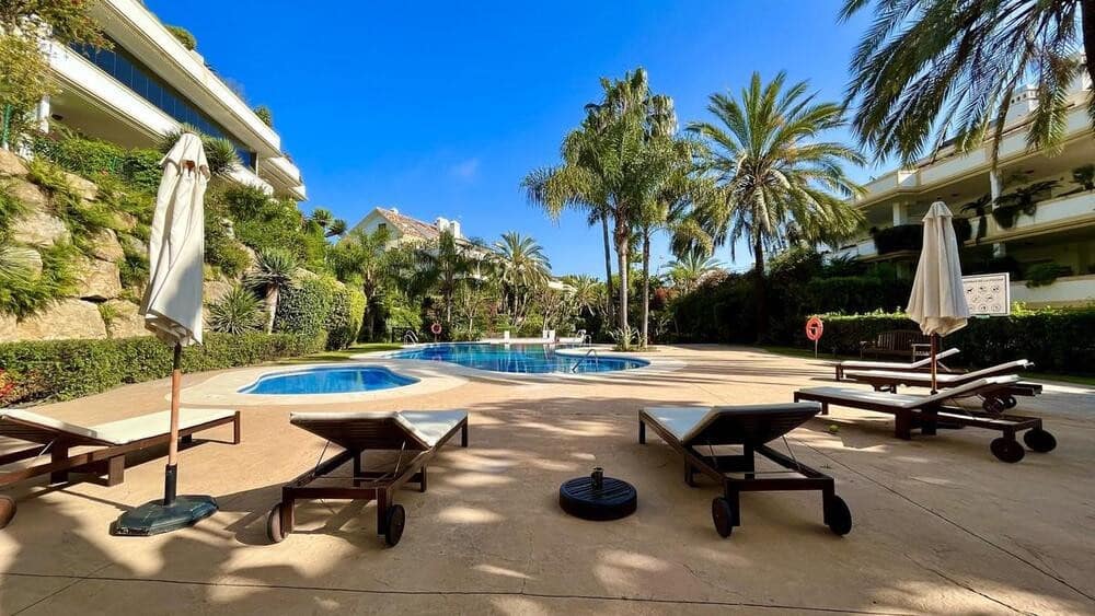 2 quarto Apartamento para arrendar em Marbella com piscina garagem - 3 700 € (Ref: 6992560)