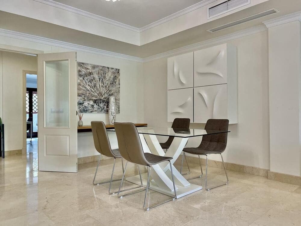 2 quarto Apartamento para arrendar em Marbella com piscina garagem - 3 700 € (Ref: 6992560)