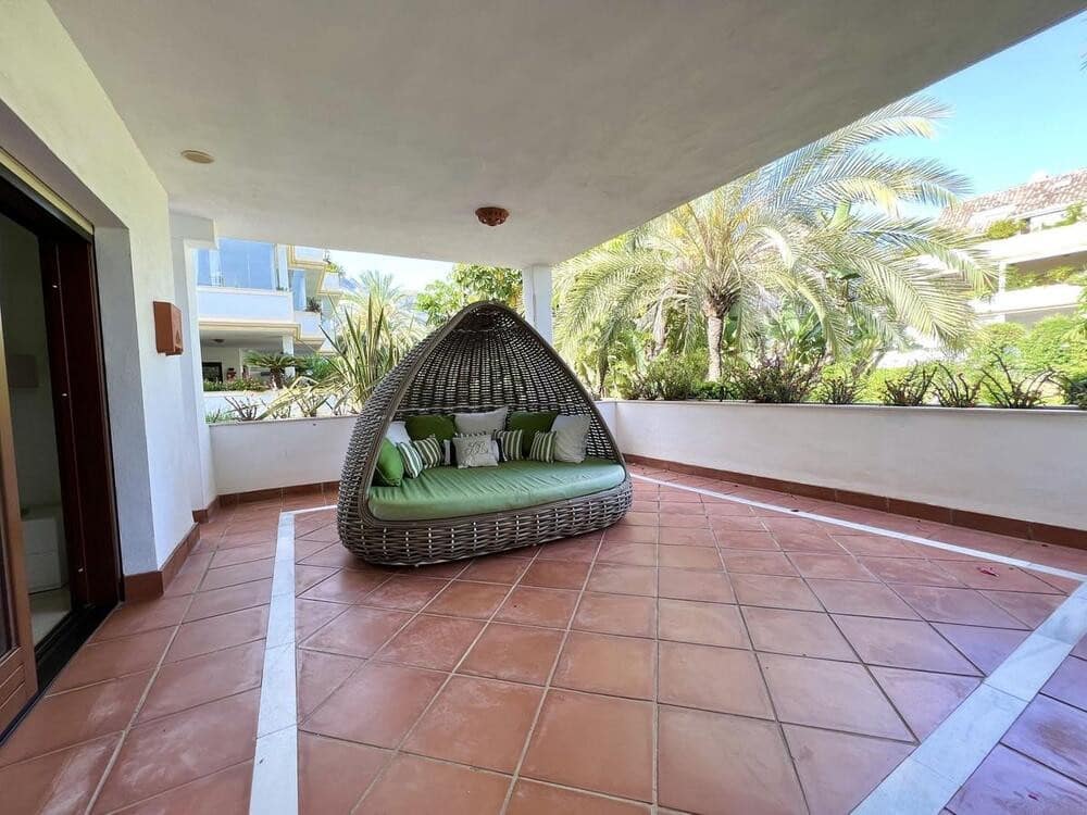 2 quarto Apartamento para arrendar em Marbella com piscina garagem - 3 700 € (Ref: 6992560)