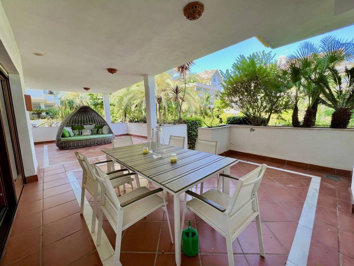 2 quarto Apartamento para arrendar em Marbella com piscina garagem - 3 700 € (Ref: 6992560)