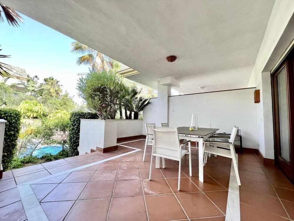 2 quarto Apartamento para arrendar em Marbella com piscina garagem - 3 700 € (Ref: 6992560)