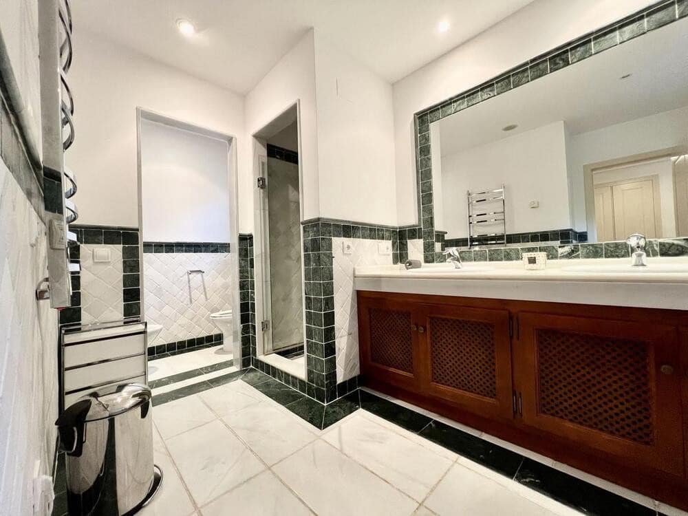 2 sovrum Lägenhet att hyra i Marbella med pool garage - 3 700 € (Ref: 6992560)