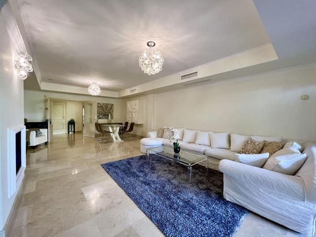 2 soveværelse Lejlighed til leje i Lomas De Marbella, Marbella med swimmingpool garage - € 3.700 (Ref: 6992560)