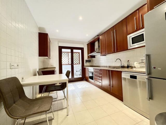 2 soveværelse Lejlighed til leje i Lomas De Marbella, Marbella med swimmingpool garage - € 3.700 (Ref: 6992560)