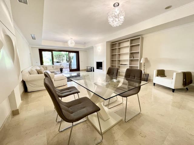 2 soveværelse Lejlighed til leje i Lomas De Marbella, Marbella med swimmingpool garage - € 3.700 (Ref: 6992560)