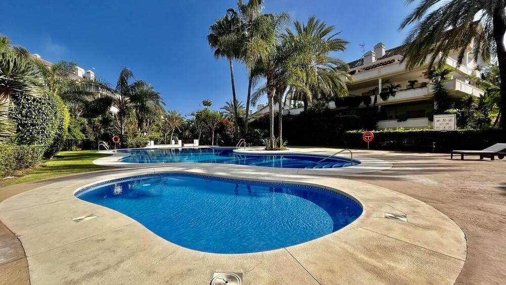 2 sovrum Lägenhet att hyra i Marbella med pool garage - 3 700 € (Ref: 6992560)