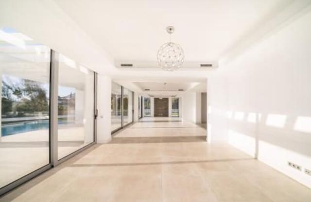Chalet de 5 habitaciones en Santa Clara, Marbella en venta con piscina garaje - 2.650.000 € (Ref: 7033955)