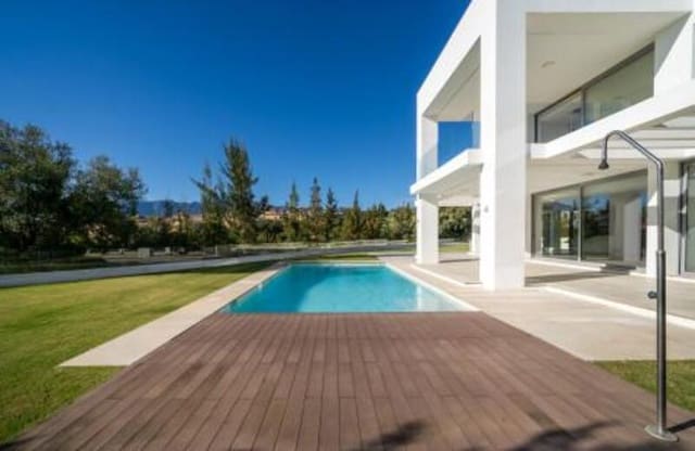 Chalet de 5 habitaciones en Santa Clara, Marbella en venta con piscina garaje - 2.650.000 € (Ref: 7033955)