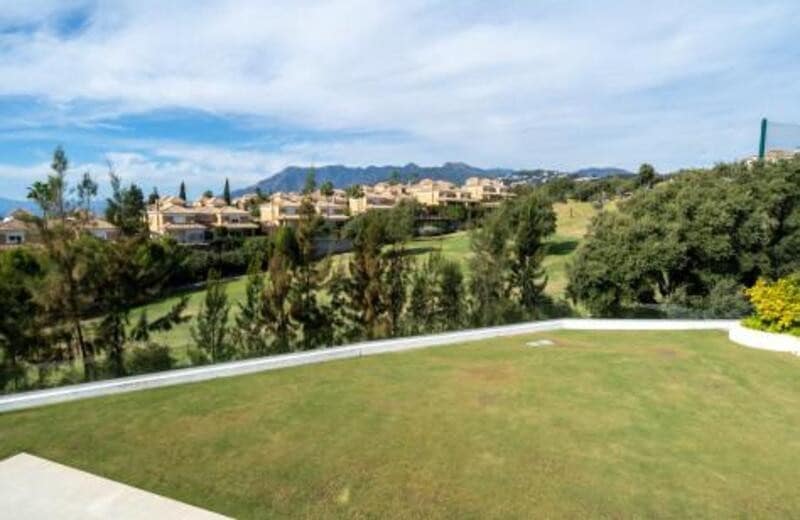 5 soverom Villa til salgs i Marbella med svømmebasseng garasje - € 2 650 000 (Ref: 7033955)