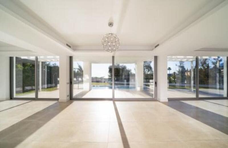 5 soverom Villa til salgs i Marbella med svømmebasseng garasje - € 2 650 000 (Ref: 7033955)