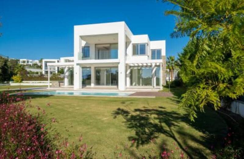 5 soverom Villa til salgs i Marbella med svømmebasseng garasje - € 2 650 000 (Ref: 7033955)