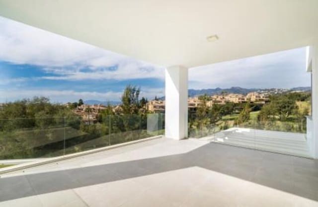 5 sovrum Villa till salu i Santa Clara, Marbella med pool garage - 2 650 000 € (Ref: 7033955)