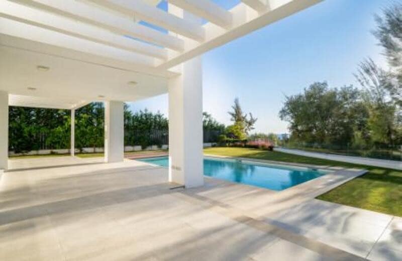 5 soverom Villa til salgs i Marbella med svømmebasseng garasje - € 2 650 000 (Ref: 7033955)