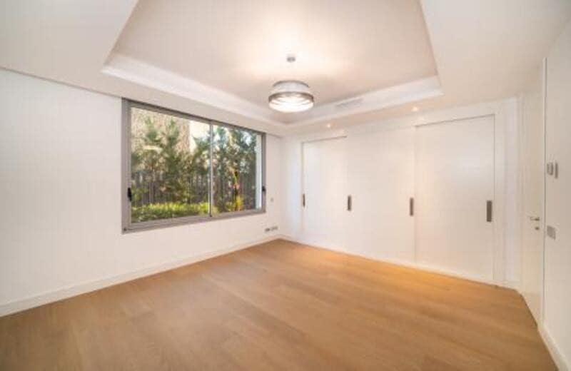 5 soverom Villa til salgs i Marbella med svømmebasseng garasje - € 2 650 000 (Ref: 7033955)