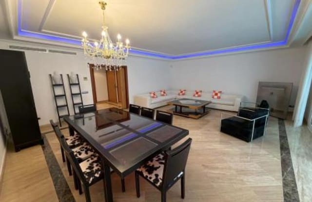 3 soveværelse Lejlighed til leje i Puerto Banus, Marbella med swimmingpool garage - € 5.000 (Ref: 7041078)