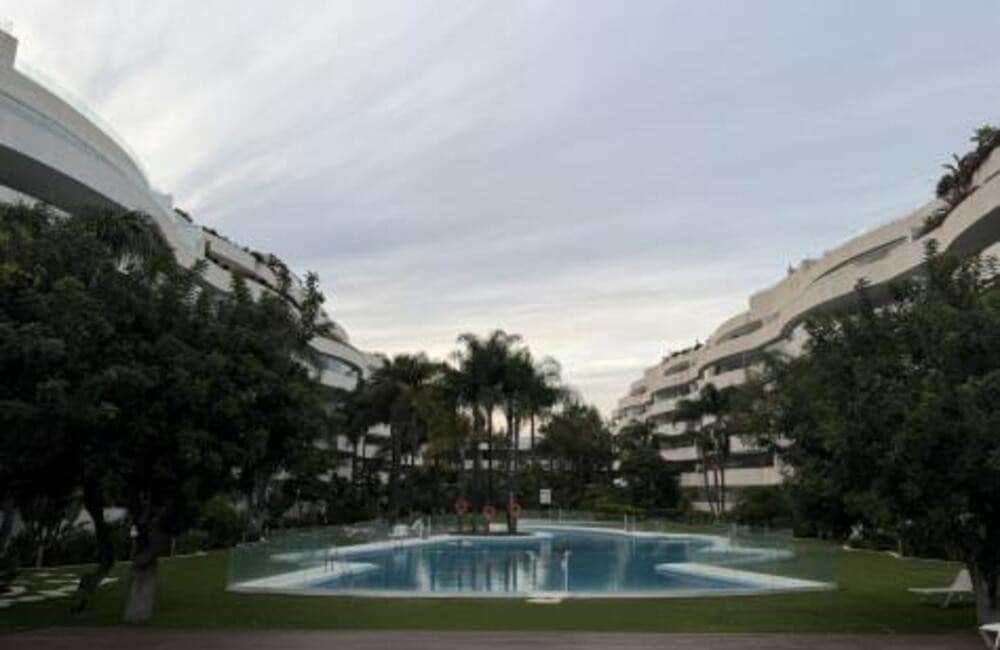 3 soveværelse Lejlighed til leje i Marbella med swimmingpool garage - € 5.000 (Ref: 7041078)