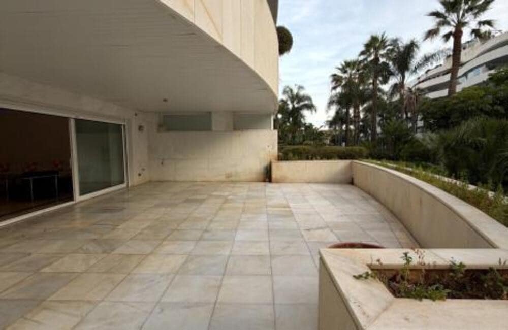 3 soveværelse Lejlighed til leje i Marbella med swimmingpool garage - € 5.000 (Ref: 7041078)