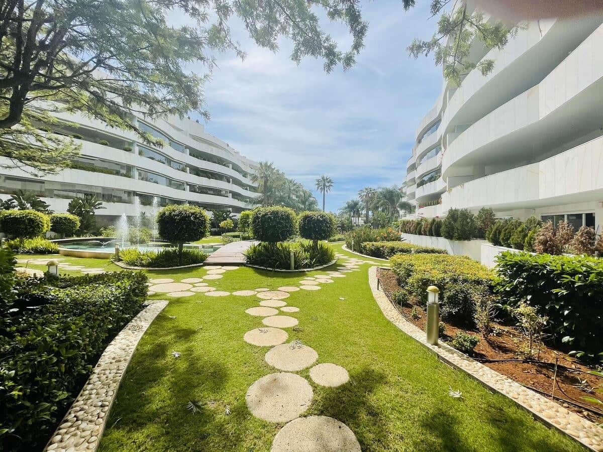 3 soveværelse Lejlighed til leje i Marbella med swimmingpool garage - € 5.000 (Ref: 7041078)