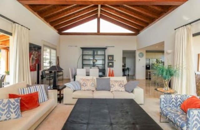 3 soveværelse Villa til leje i Sierra Blanca, Marbella med swimmingpool garage - € 8.500 (Ref: 7059987)