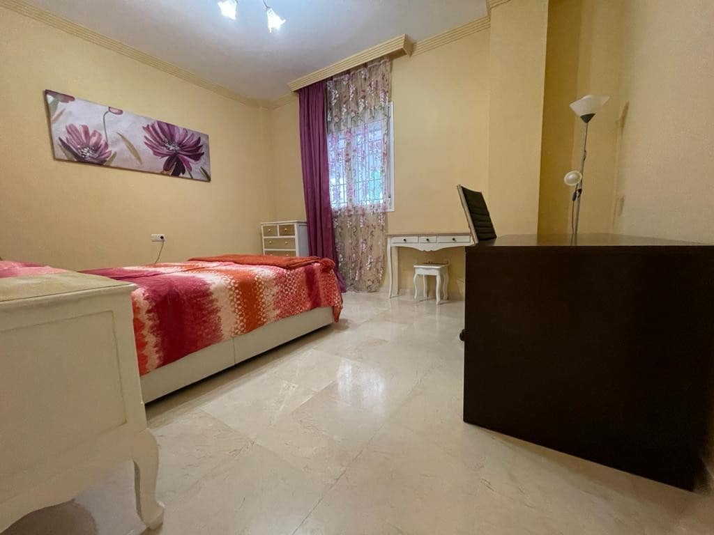 2 soveværelse Lejlighed til leje i Marbella med swimmingpool garage - € 1.900 (Ref: 7109366)