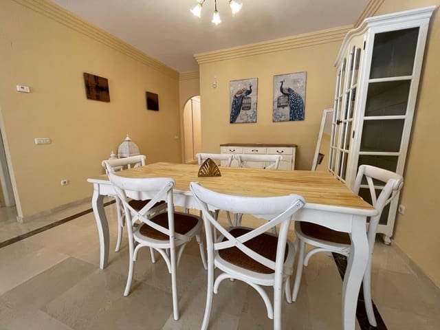 2 soveværelse Lejlighed til leje i Las Brisas, Marbella med swimmingpool garage - € 1.900 (Ref: 7109366)