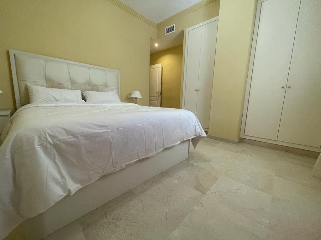 2 soveværelse Lejlighed til leje i Marbella med swimmingpool garage - € 1.900 (Ref: 7109366)