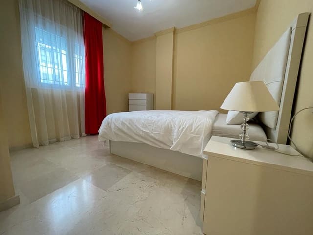 2 soveværelse Lejlighed til leje i Las Brisas, Marbella med swimmingpool garage - € 1.900 (Ref: 7109366)